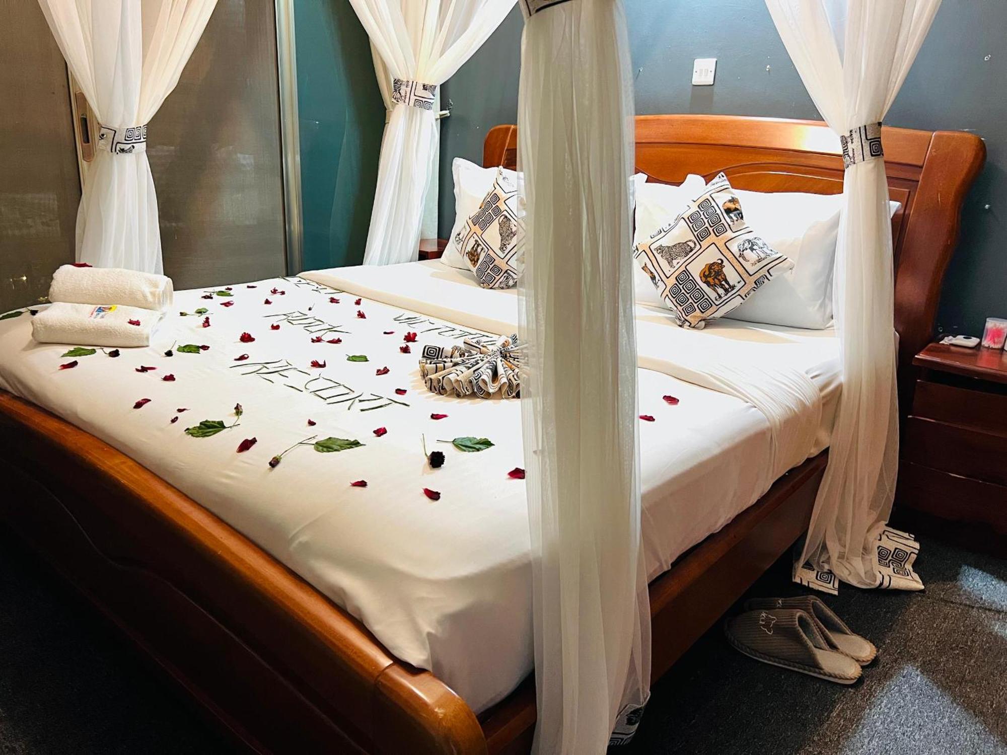 Victoria Rock Resort 엔테베 외부 사진